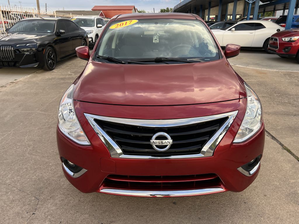 2017 Nissan Versa Image 2