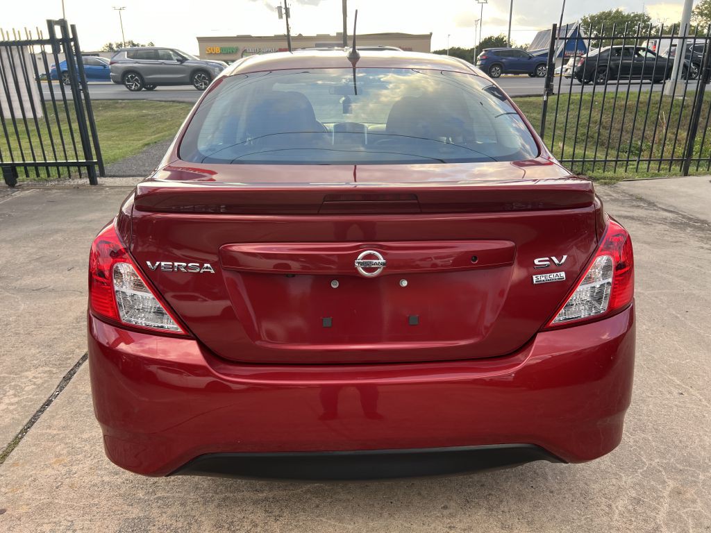 2017 Nissan Versa Image 6