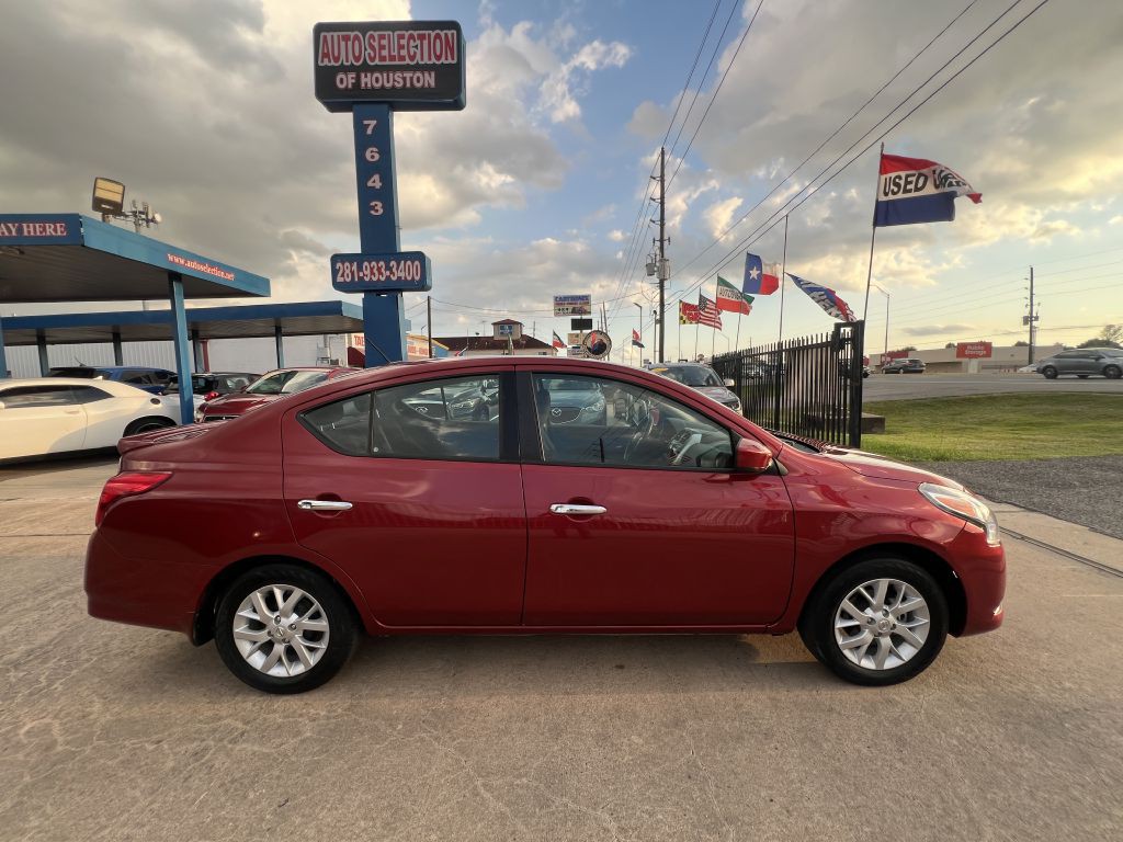 2017 Nissan Versa Image 8