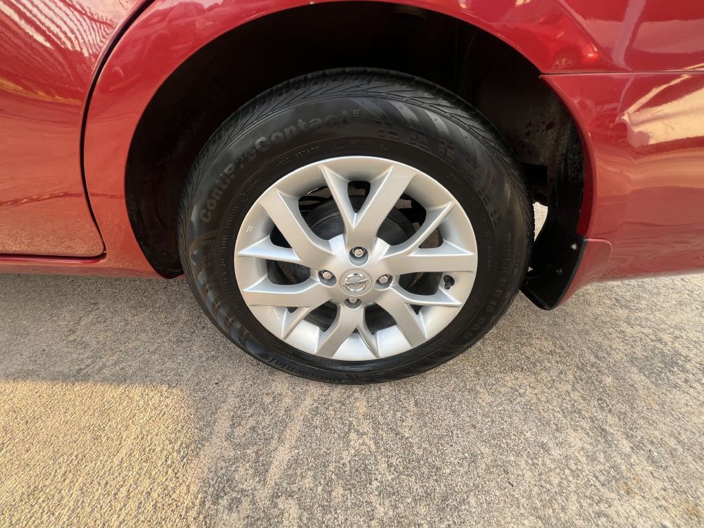 2017 Nissan Versa Image 15