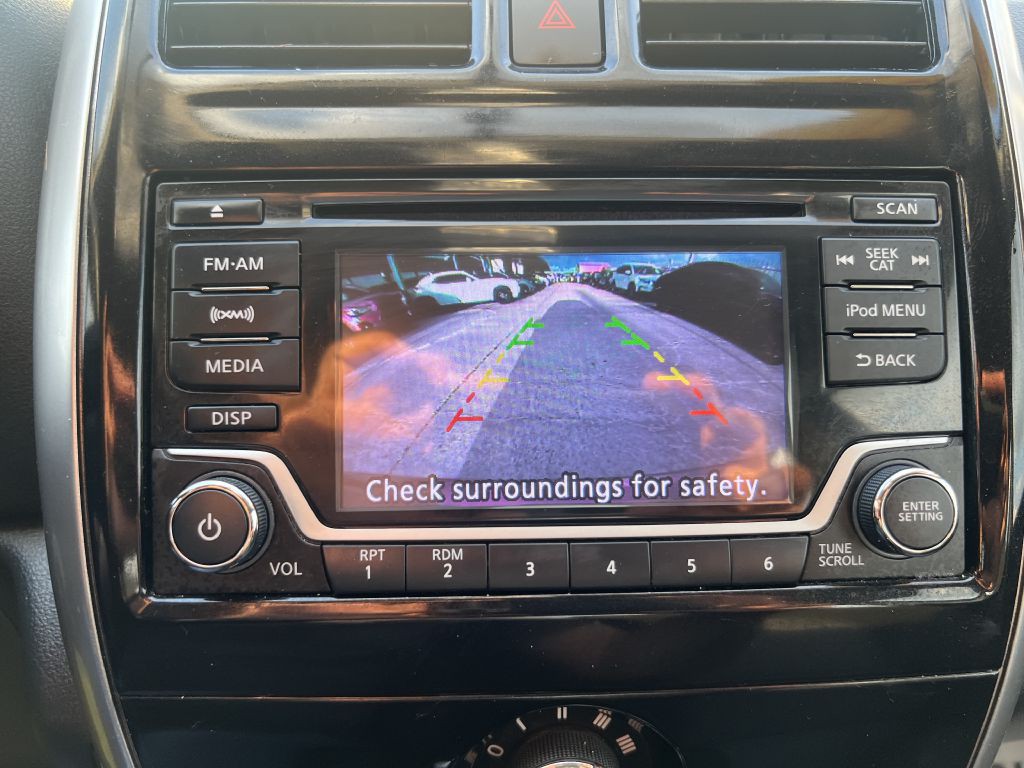 2017 Nissan Versa Image 19