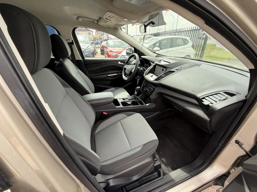 2017 Ford Escape Image 9