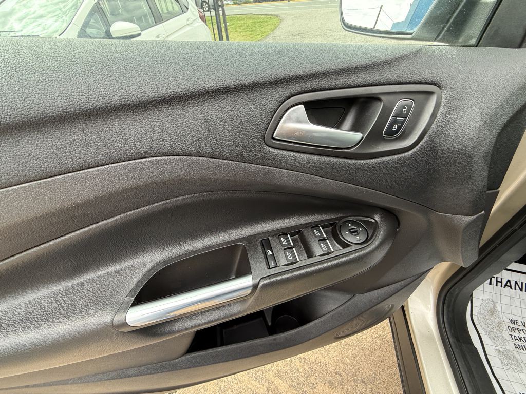 2017 Ford Escape Image 15