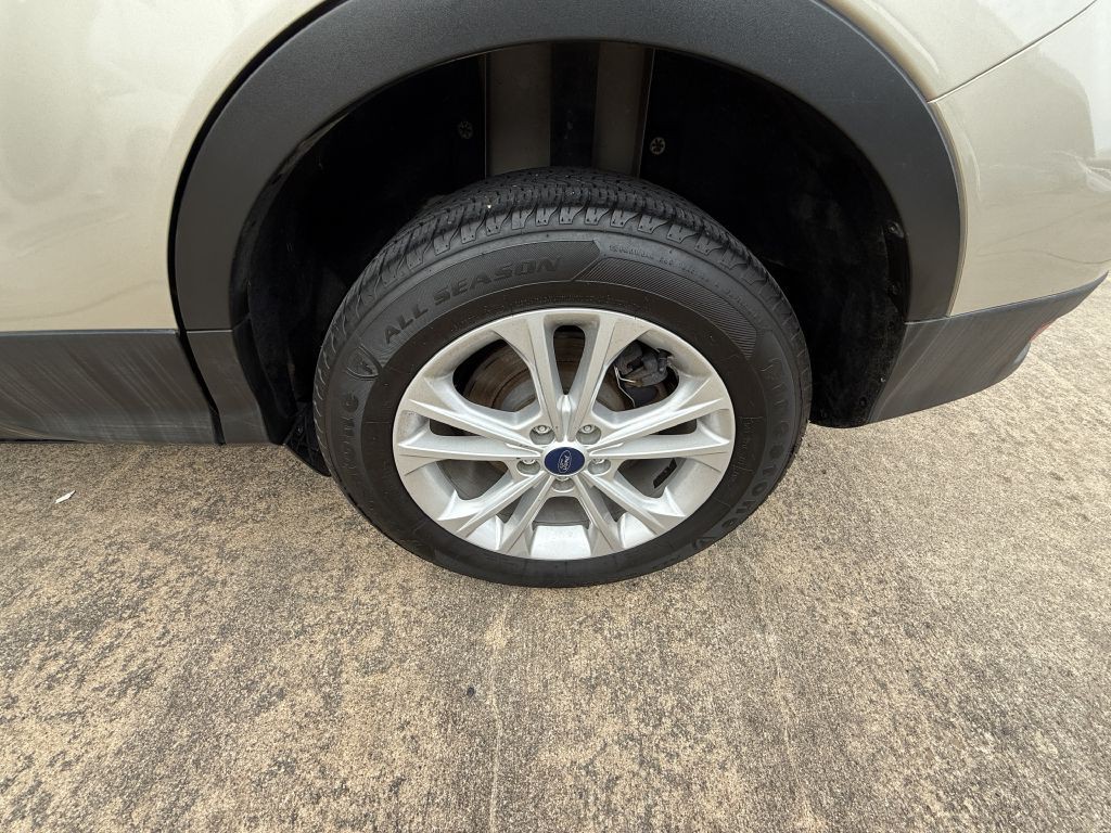 2017 Ford Escape Image 16