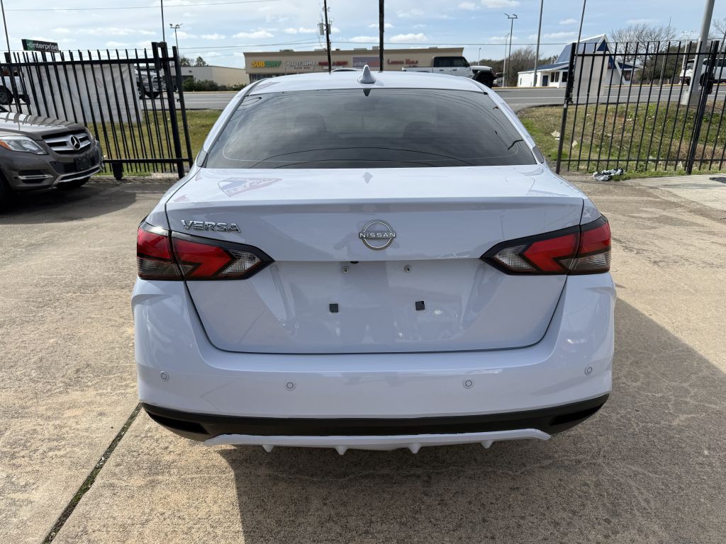 2025 Nissan Versa Image 6