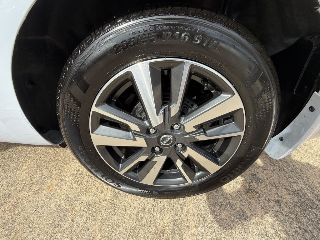 2025 Nissan Versa Image 15