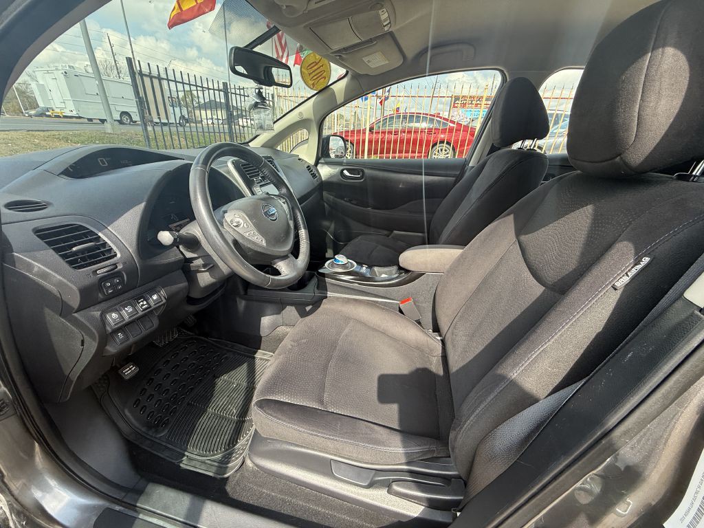 2016 Nissan Leaf Image 14