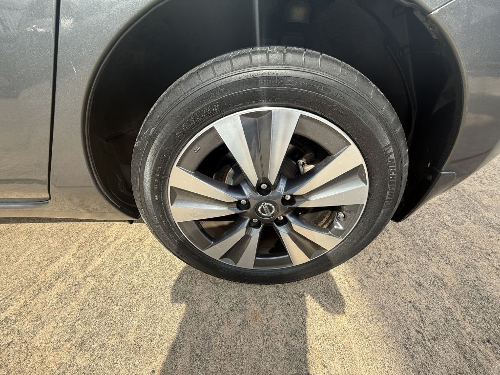 2016 Nissan Leaf Image 17