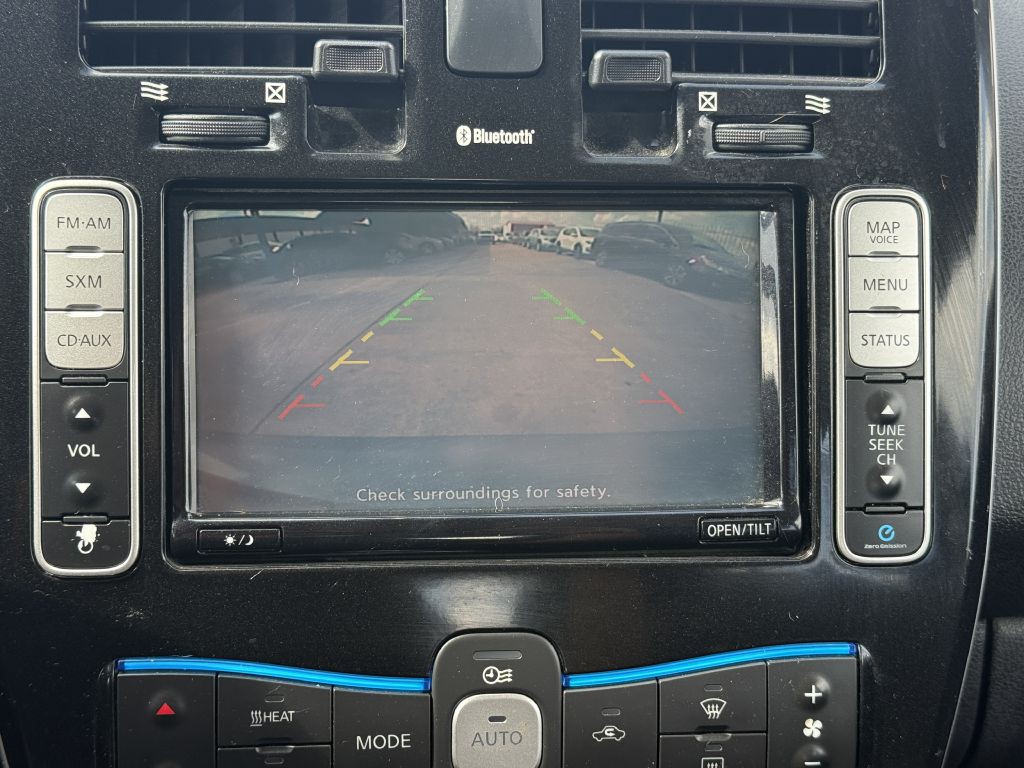 2016 Nissan Leaf Image 19