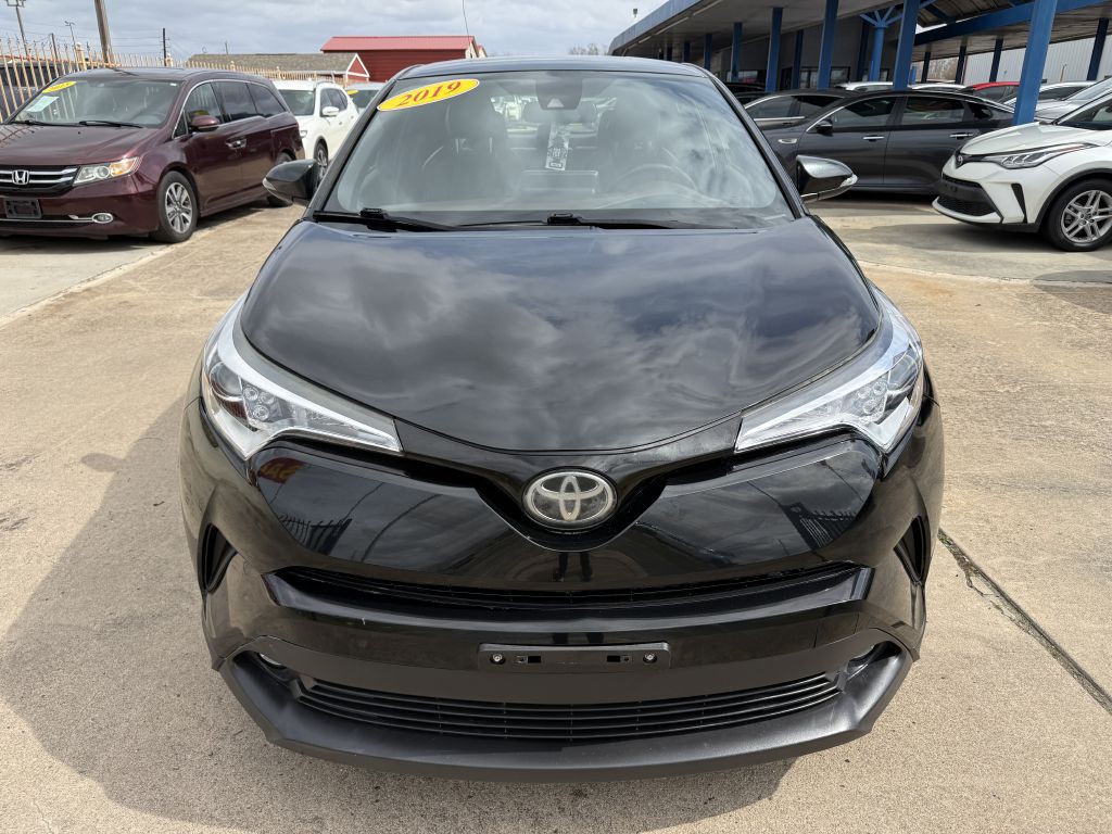 2019 Toyota C-HR Image 2