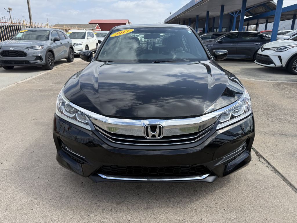 2017 Honda Accord Image 2
