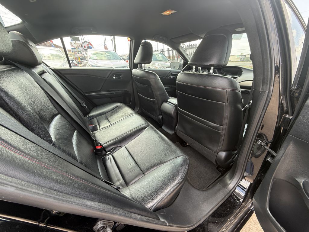 2017 Honda Accord Image 10