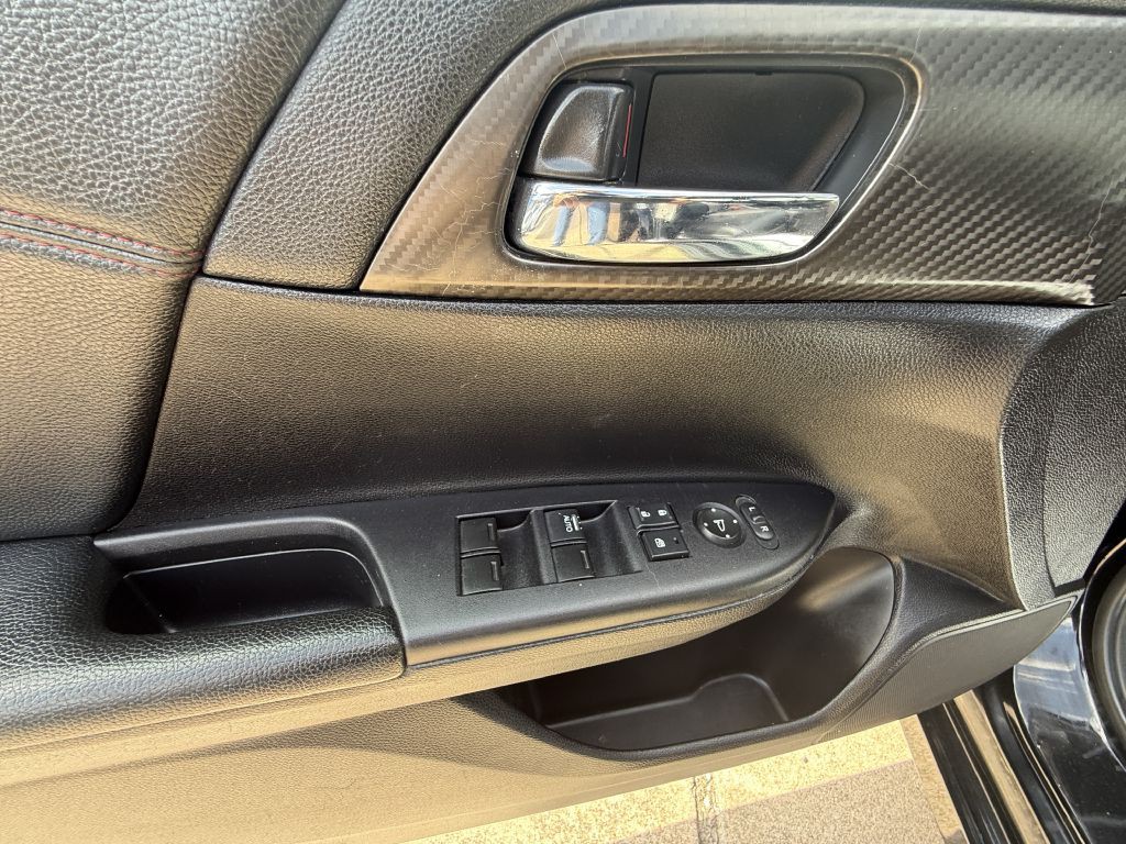 2017 Honda Accord Image 15