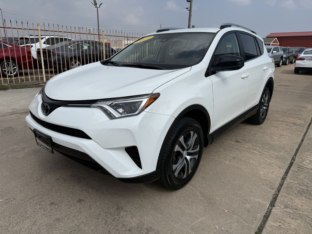 2017 Toyota Rav4 Image 3