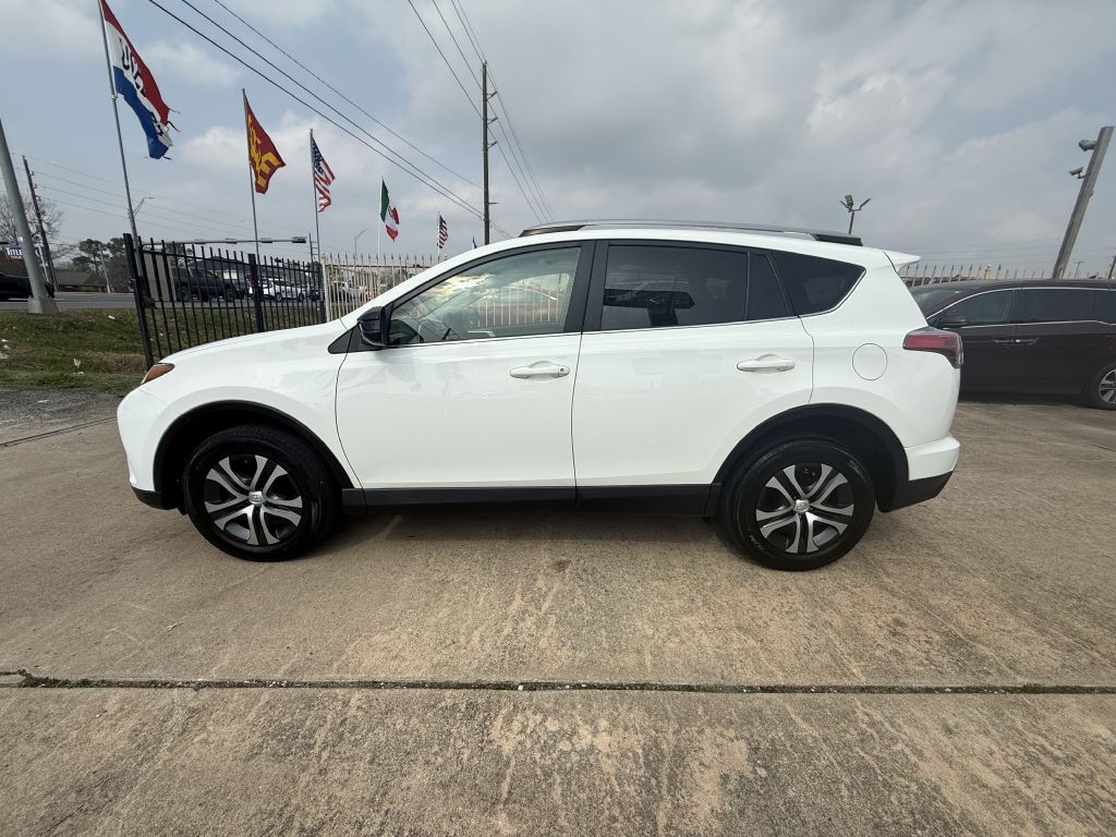 2017 Toyota Rav4 Image 4