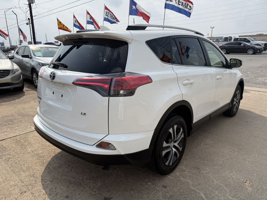 2017 Toyota Rav4 Image 7