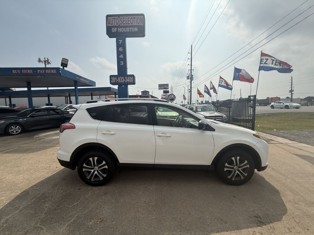 2017 Toyota Rav4 Image 8