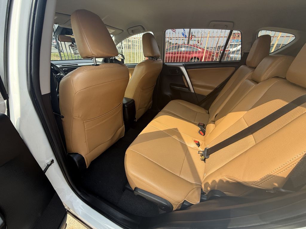 2017 Toyota Rav4 Image 12