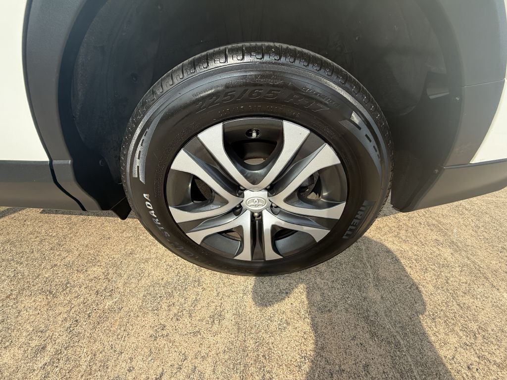 2017 Toyota Rav4 Image 16