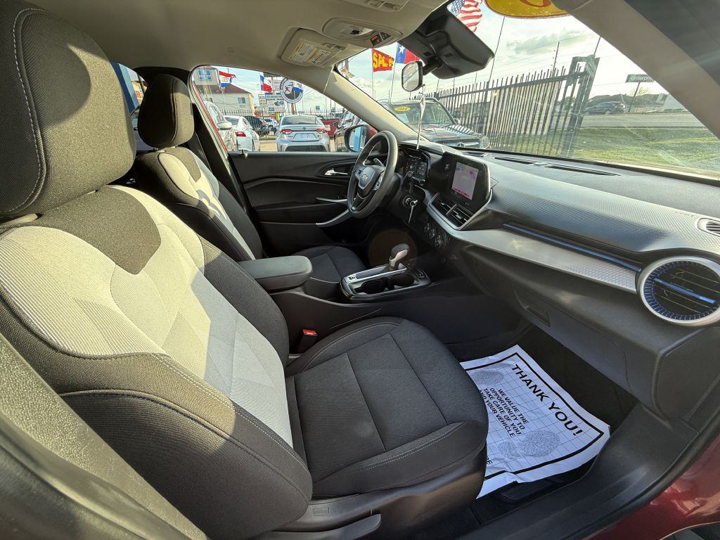 2025 Chevrolet Trax Image 9