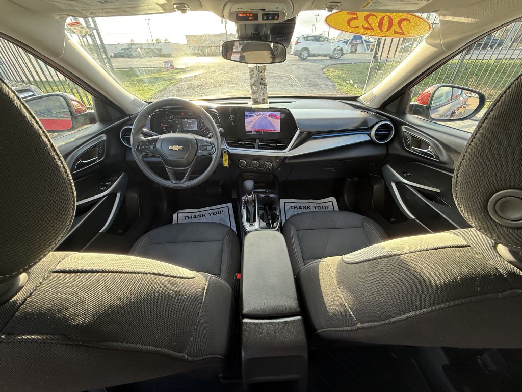2025 Chevrolet Trax Image 12