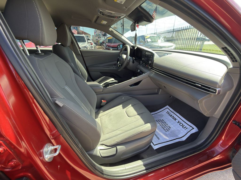 2023 Hyundai Elantra Image 9