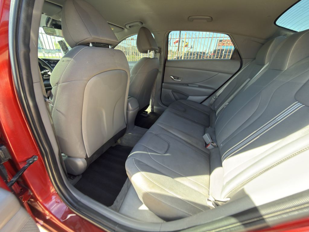 2023 Hyundai Elantra Image 11