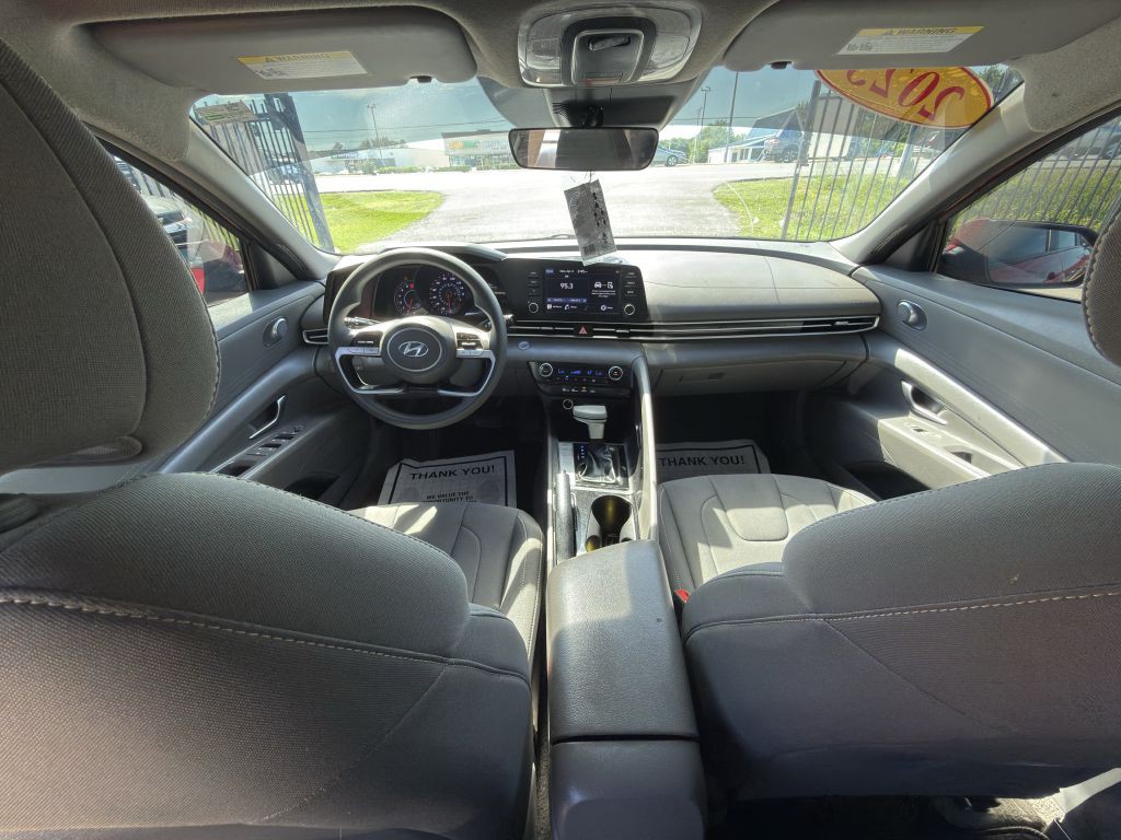 2023 Hyundai Elantra Image 12