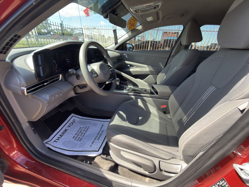 2023 Hyundai Elantra Image 13