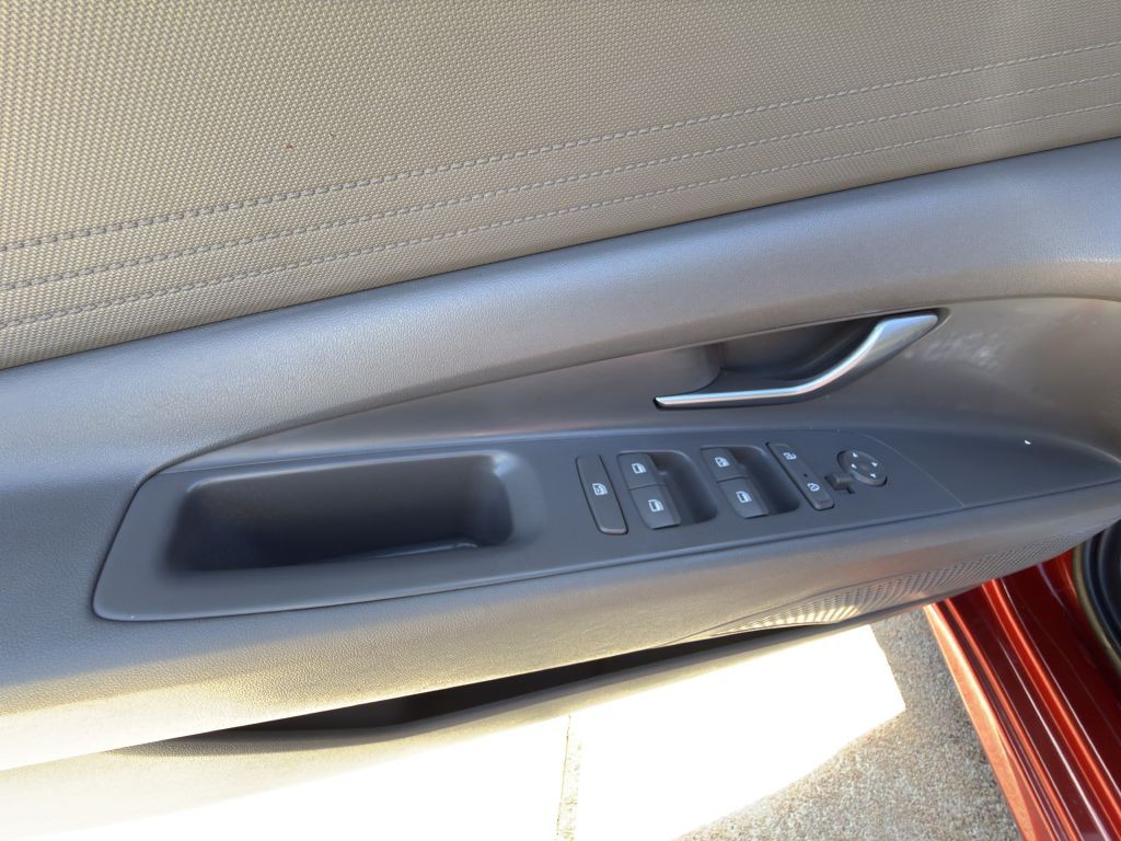 2023 Hyundai Elantra Image 14