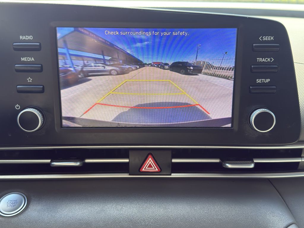 2023 Hyundai Elantra Image 18