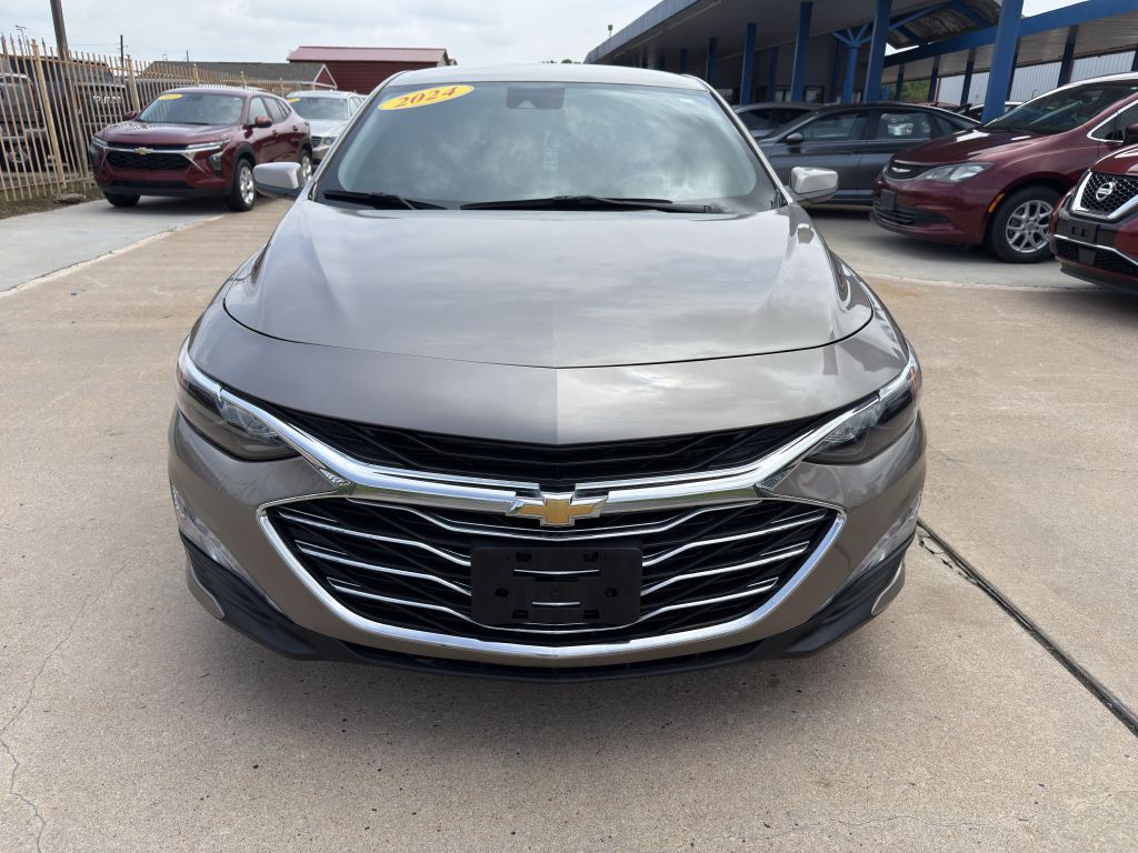 2024 Chevrolet Malibu Image 2