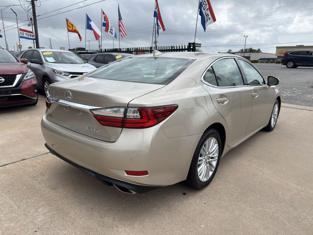 2016 Lexus ES Image 6