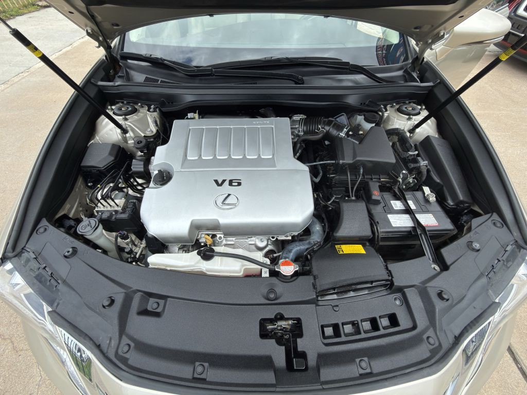 2016 Lexus ES Image 15