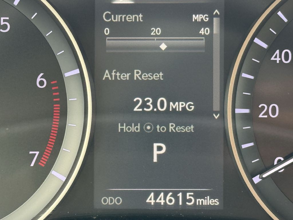 2016 Lexus ES Image 16