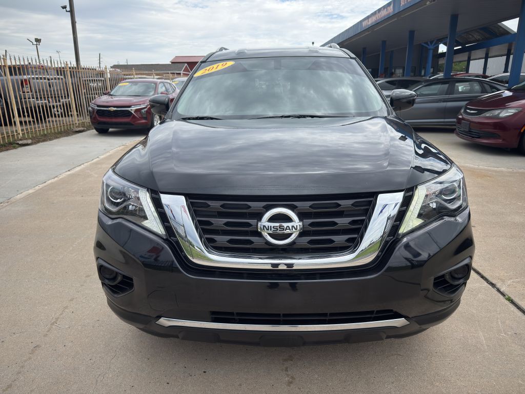 2019 Nissan Pathfinder Image 2