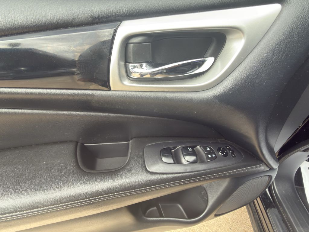 2019 Nissan Pathfinder Image 16