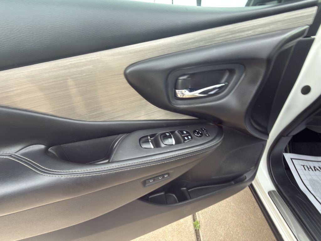 2017 Nissan Murano Image 16