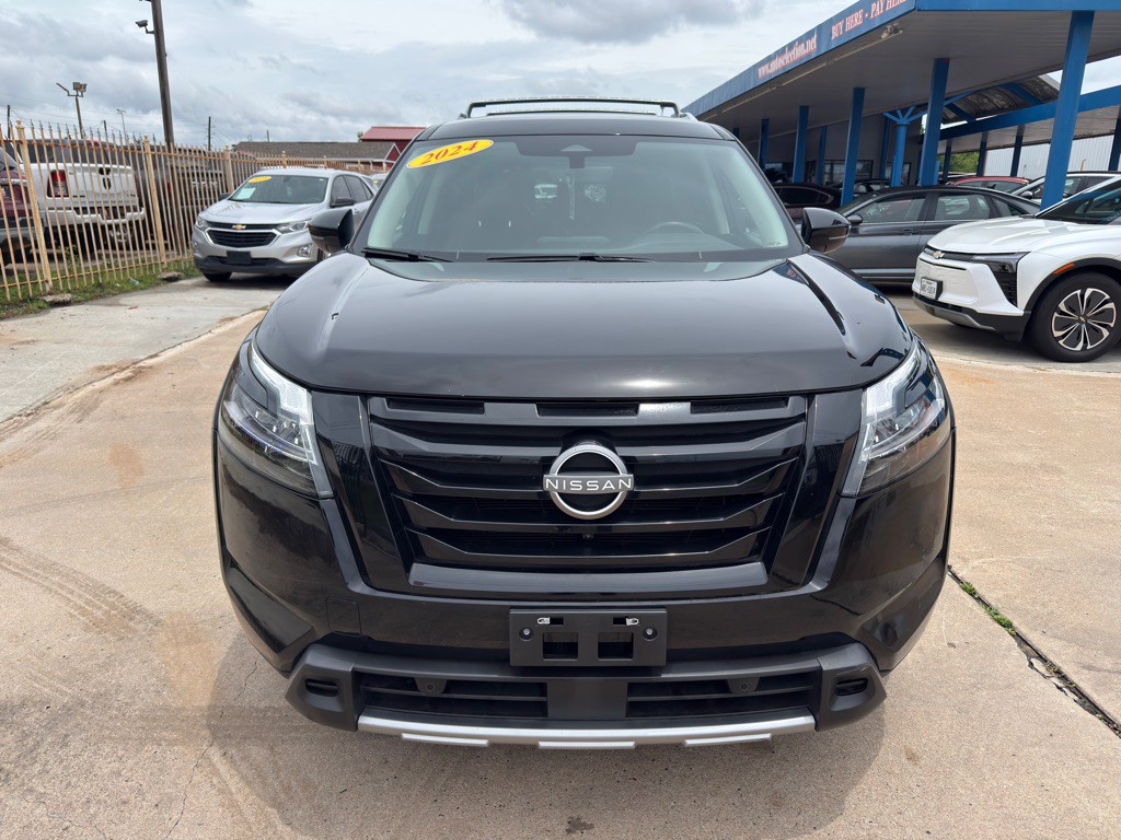 2024 Nissan Pathfinder Image 2