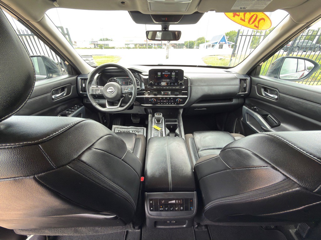 2024 Nissan Pathfinder Image 16