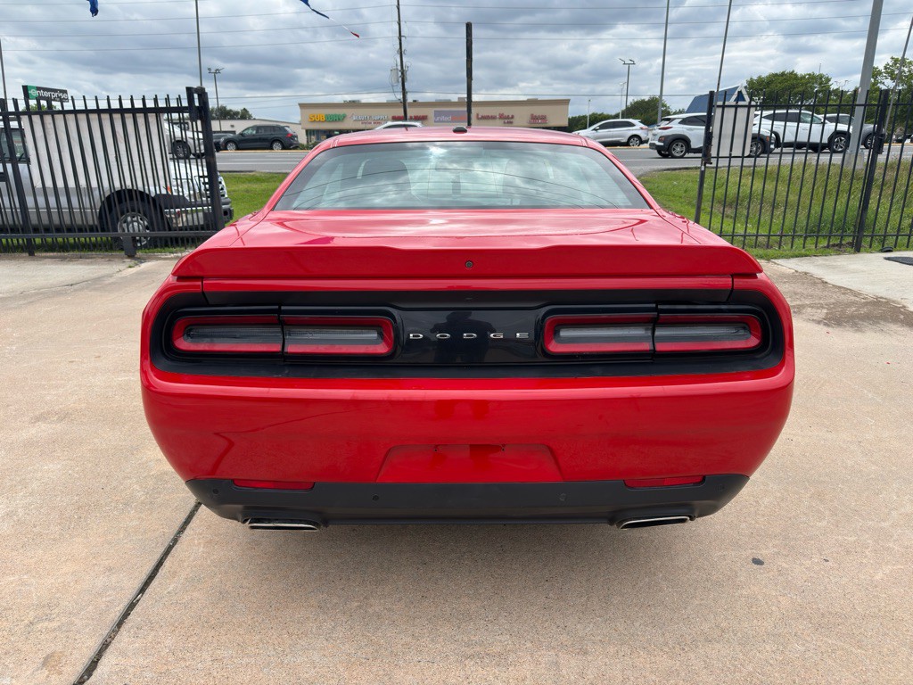 2022 Dodge Challenger Image 6