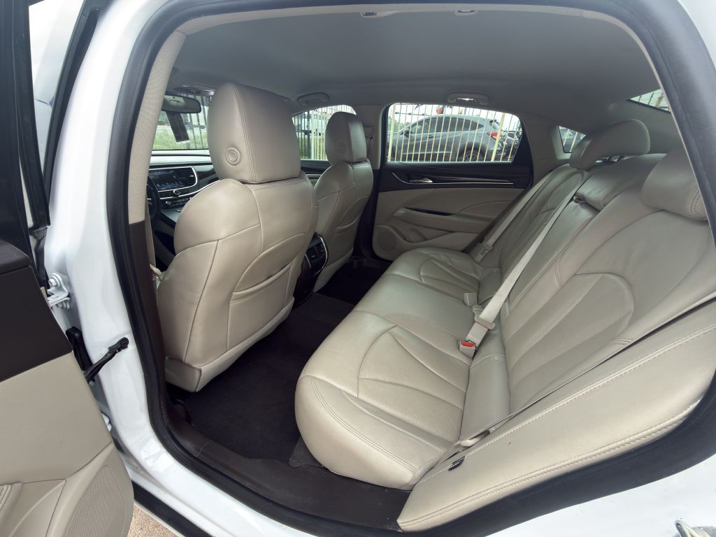 2017 Buick Lacrosse Image 11