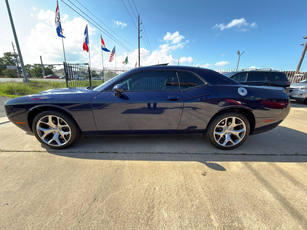 2015 Dodge Challenger Image 4