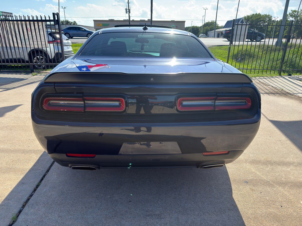 2015 Dodge Challenger Image 6