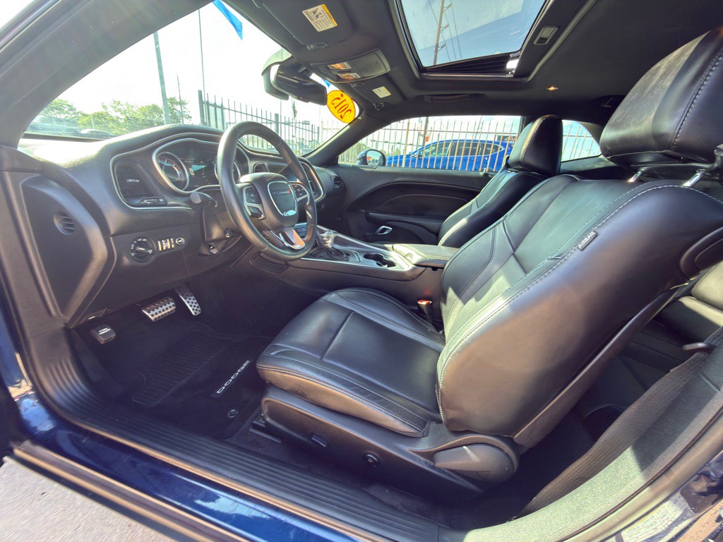 2015 Dodge Challenger Image 11