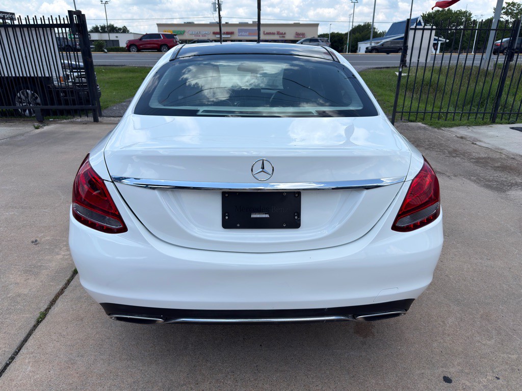 2015 Mercedes-Benz C-Class Image 6
