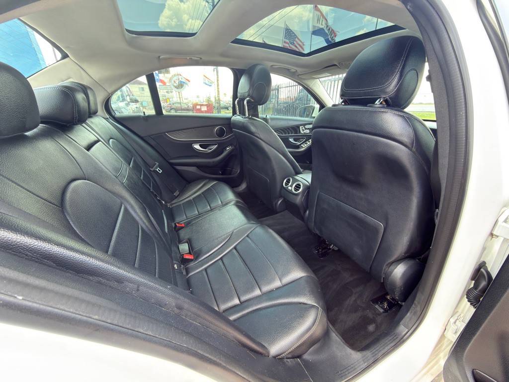 2015 Mercedes-Benz C-Class Image 10