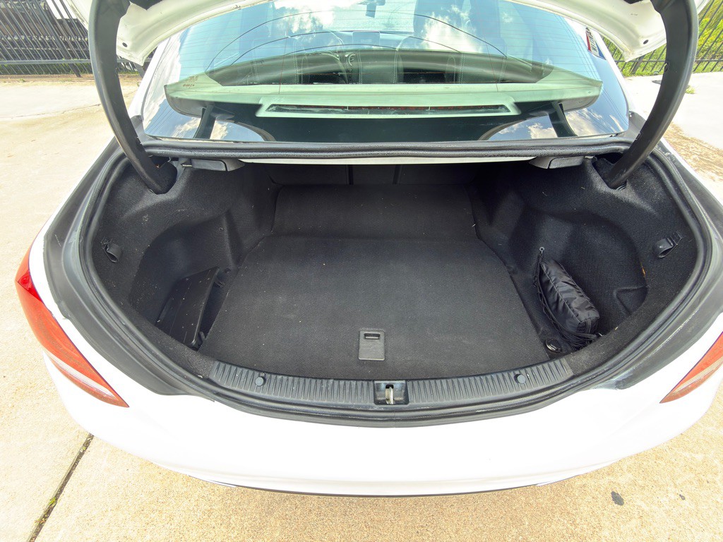 2015 Mercedes-Benz C-Class Image 11