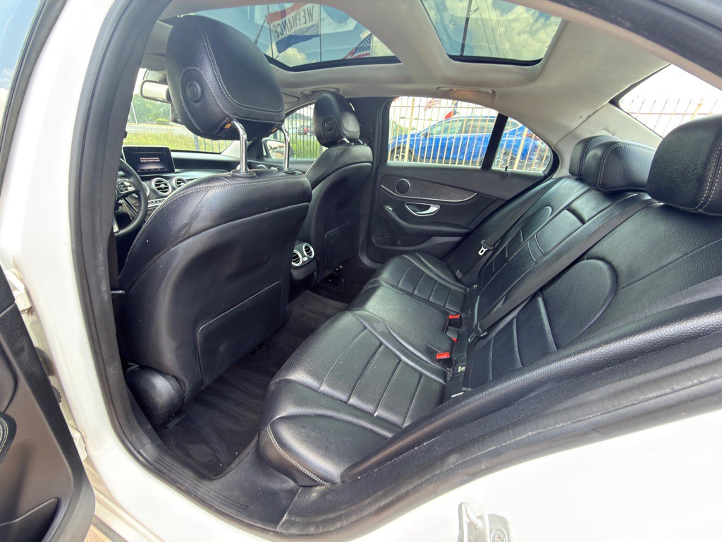 2015 Mercedes-Benz C-Class Image 12