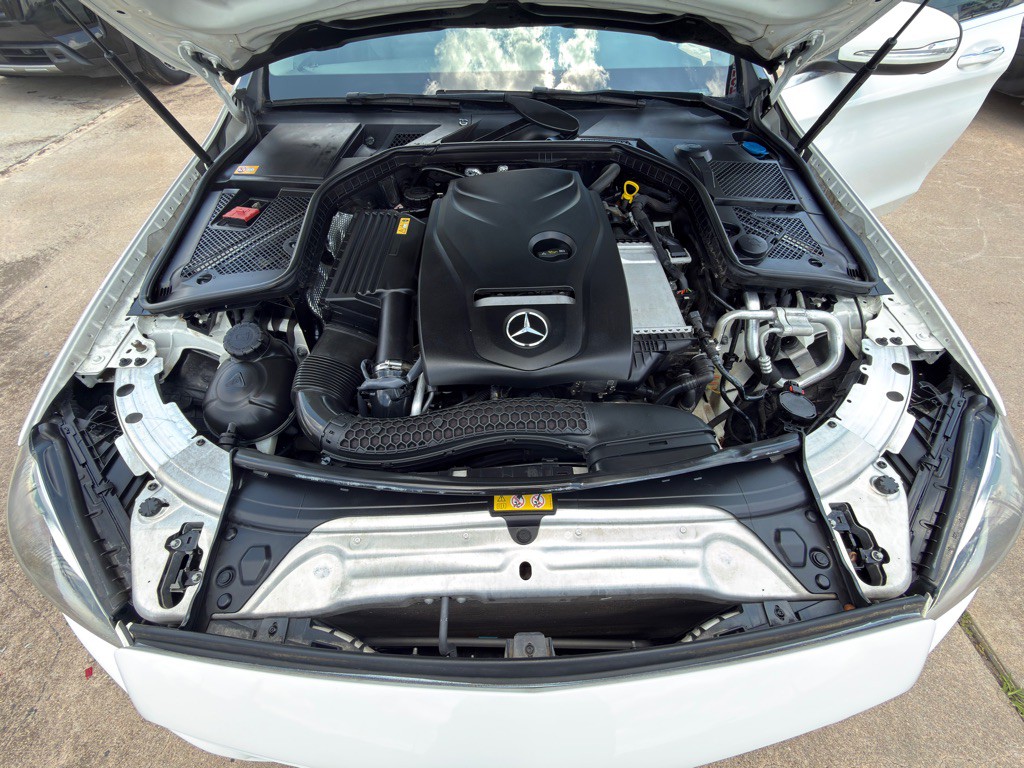 2015 Mercedes-Benz C-Class Image 16